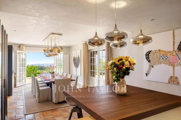L'Excellence d'une villa d'architecte face à la Méditerranée