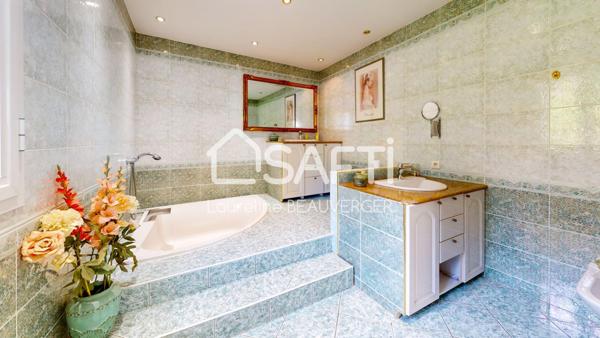 VILLA VUE MER ET PSICINE EN CORSE