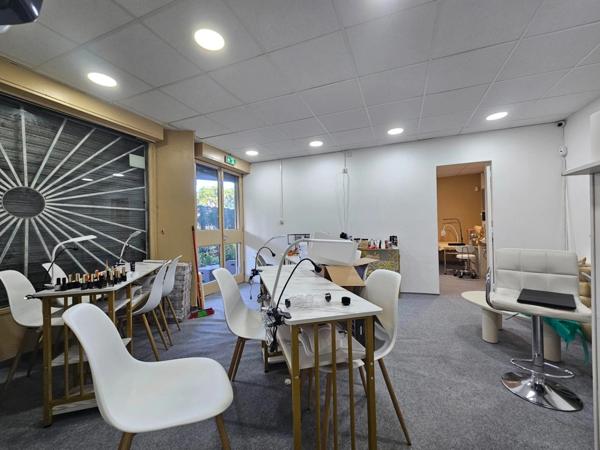 Local Loué à vendre LE PORT (974)