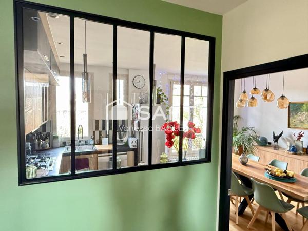 Élégante maison familiale de 178 m², 4 chambres, idéalement située proche gare et commerces.