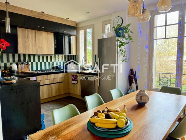 Élégante maison familiale de 178 m², 4 chambres, idéalement située proche gare et commerces.