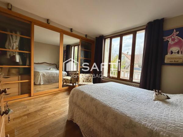 Élégante maison familiale de 178 m², 4 chambres, idéalement située proche gare et commerces.