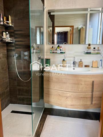 Élégante maison familiale de 178 m², 4 chambres, idéalement située proche gare et commerces.