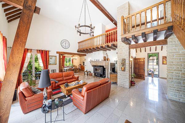 Belle propriété de 274 m² à Givry avec vue sur le vignoble