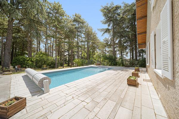 Belle propriété de 274 m² à Givry avec vue sur le vignoble