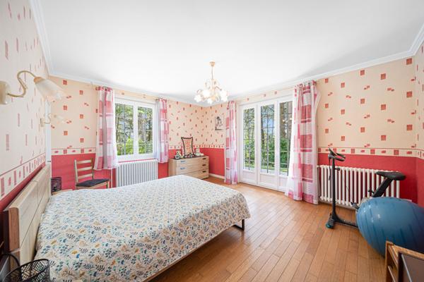 Belle propriété de 274 m² à Givry avec vue sur le vignoble