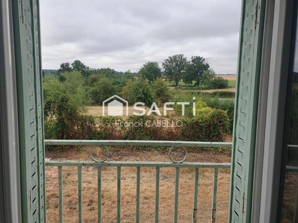 TREBAN FERME A RENOVER SUR 1 HECTARE