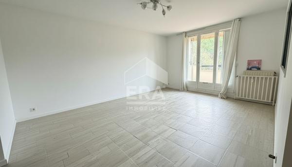 Rare à la vente, F3 avec balcon, Box et cave