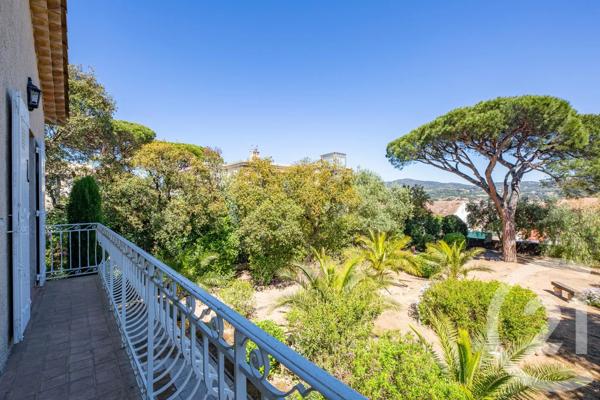 Maison à vendre  6 pièces - 149,23 m 2   STE MAXIME  - 83