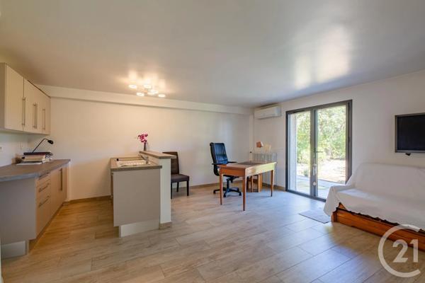 Maison à vendre  6 pièces - 149,23 m 2   STE MAXIME  - 83