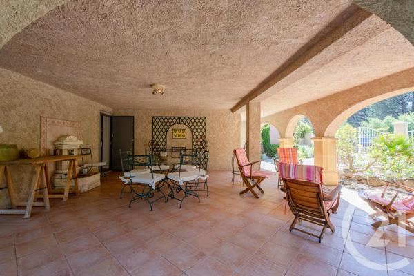 Maison à vendre  6 pièces - 149,23 m 2   STE MAXIME  - 83