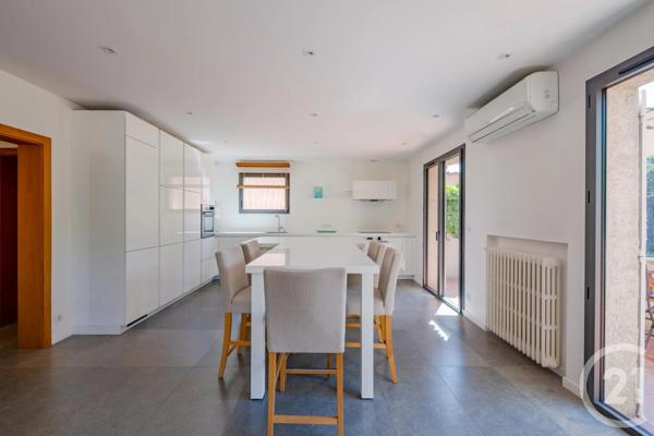 Maison à vendre  6 pièces - 149,23 m 2   STE MAXIME  - 83