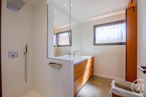 Maison à vendre  6 pièces - 149,23 m 2   STE MAXIME  - 83