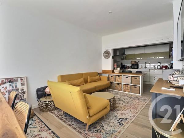 Maison à vendre  3 pièces - 74,30 m 2   ST RAPHAEL  - 83