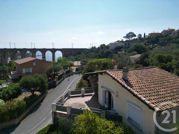 Maison à vendre  3 pièces - 74,30 m 2   ST RAPHAEL  - 83