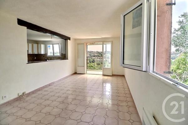 Maison à vendre  3 pièces - 74,30 m 2   ST RAPHAEL  - 83