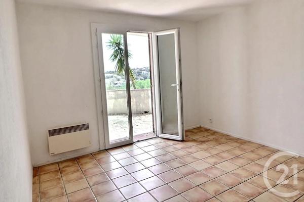 Maison à vendre  3 pièces - 74,30 m 2   ST RAPHAEL  - 83