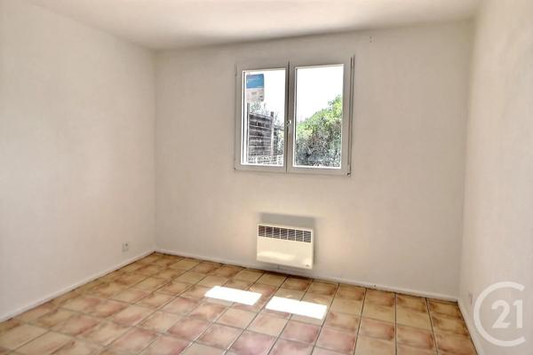 Maison à vendre  3 pièces - 74,30 m 2   ST RAPHAEL  - 83
