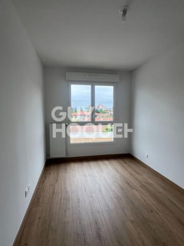 VENTE : appartement T4 (90 m²) à BOURGOIN JALLIEU