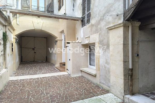 Maison à vendre 10 pièces de 181 m² Autres biens de l'agent