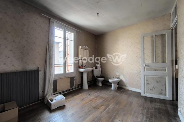 Maison à vendre 10 pièces de 181 m² Autres biens de l'agent