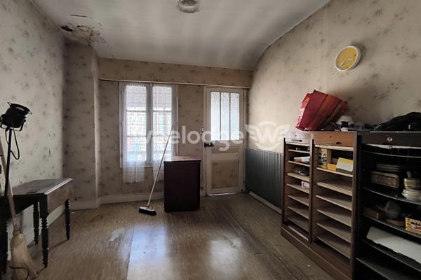 Maison à vendre 10 pièces de 181 m² Autres biens de l'agent