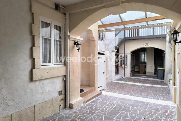 Maison à vendre 10 pièces de 181 m² Autres biens de l'agent