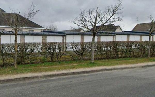 Stationnement à louer    10 m2 Blois