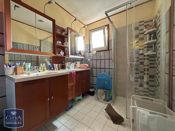 Maison à louer 5 pièces 117.32m² Vouneuil-sous-Biard (86580)