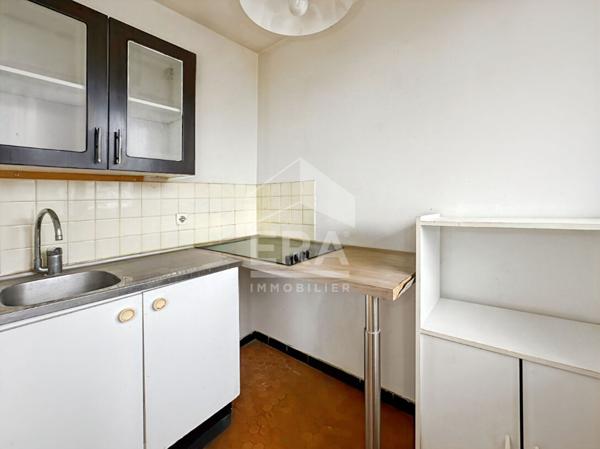 Studio Montreuil de  24,07m² avec  cave, parking et local vélo