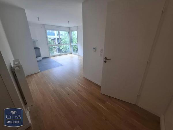 Appartement à louer 2 pièces 46.7m² Rueil-Malmaison (92500)