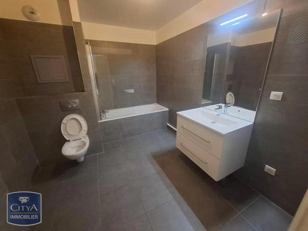 Appartement à louer 2 pièces 46.7m² Rueil-Malmaison (92500)