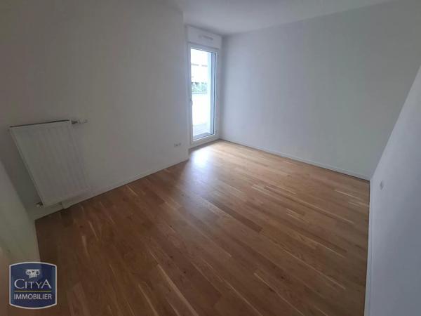 Appartement à louer 2 pièces 46.7m² Rueil-Malmaison (92500)