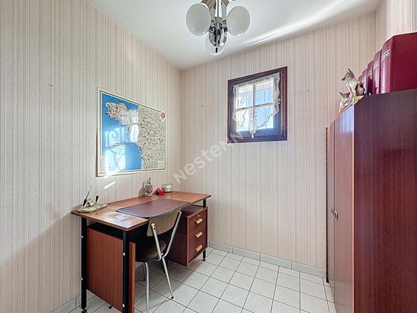 Maison spacieuse à vendre à Poitiers - 5 chambres et grand jardin !