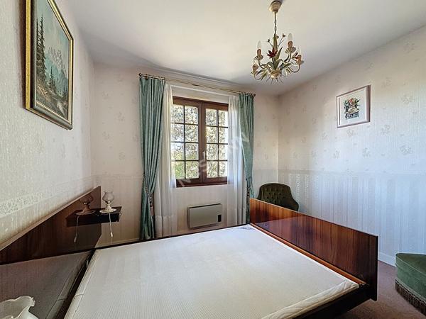 Maison spacieuse à vendre à Poitiers - 5 chambres et grand jardin !