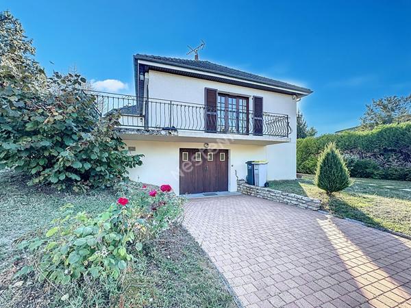 Maison spacieuse à vendre à Poitiers - 5 chambres et grand jardin !