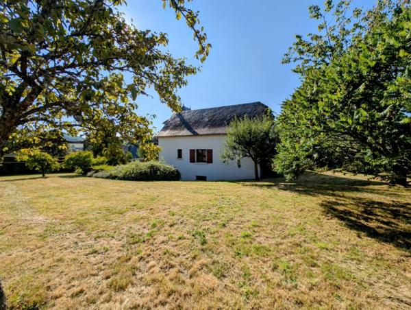Belle maison avec piscine au cœur d'un village historique