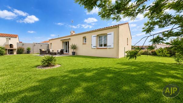 Maison à vendre Saint Hilaire De Riez - 4 pièces, 85m² avec 3 chambre(s) à 349 800€ - AJP Immobilier St-Gilles-Croix-de-Vie
