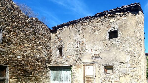 Terrain avec bâtisse