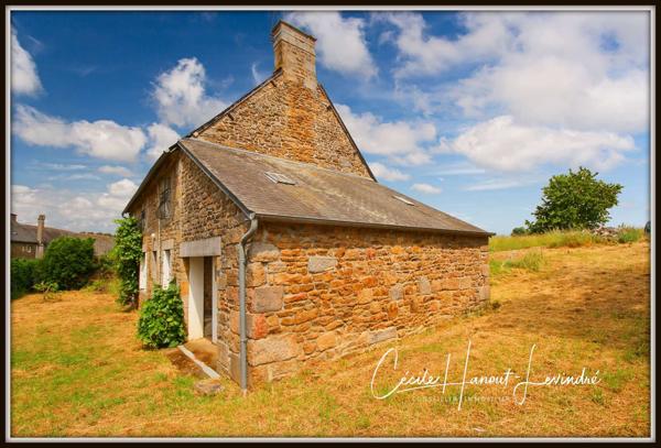 Saint-James (50240) MONTANEL - Maison d'habitation en pierre à restaurer - 107 m², avec cellier en pierre et garage. Terrain 2420