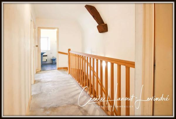 Saint-James (50240) MONTANEL - Maison d'habitation en pierre à restaurer - 107 m², avec cellier en pierre et garage. Terrain 2420