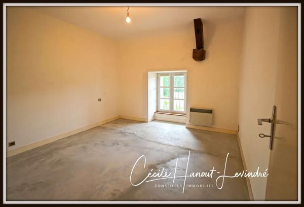 Saint-James (50240) MONTANEL - Maison d'habitation en pierre à restaurer - 107 m², avec cellier en pierre et garage. Terrain 2420