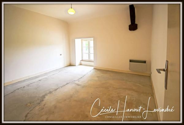 Saint-James (50240) MONTANEL - Maison d'habitation en pierre à restaurer - 107 m², avec cellier en pierre et garage. Terrain 2420