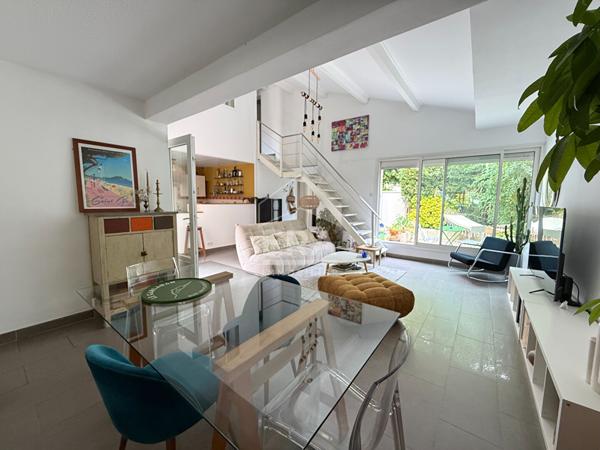 A VENDRE 13400 AUBAGNE MAISON TYPE 5 DE 100 M² SUR 100M² DE JARDIN PARKING COUVERT