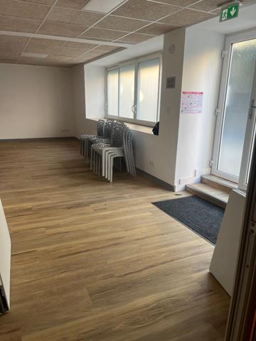 local commercial 57m² Migné-Auxances