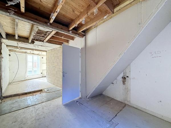 immeuble de ville en triplex à rénover en plein centre piétonnier de La Tour-du-Pin
