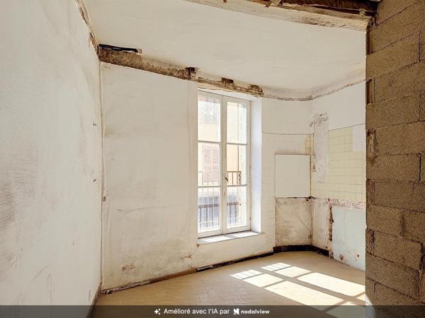 immeuble de ville en triplex à rénover en plein centre piétonnier de La Tour-du-Pin