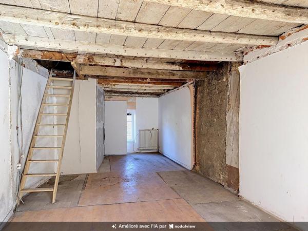 immeuble de ville en triplex à rénover en plein centre piétonnier de La Tour-du-Pin