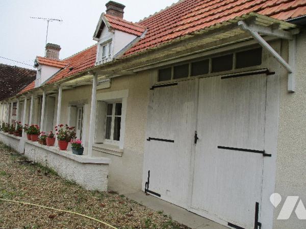 Maison d'habitation type longère proche centre-ville