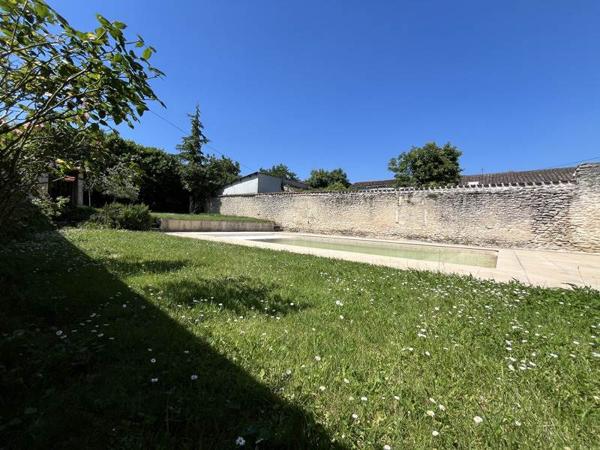 Maison à vendre 430 000 € Cognac 8 p 255 m² DPE C